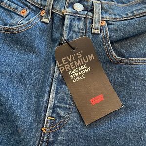 Levi’s rib cage straight ankle jeans